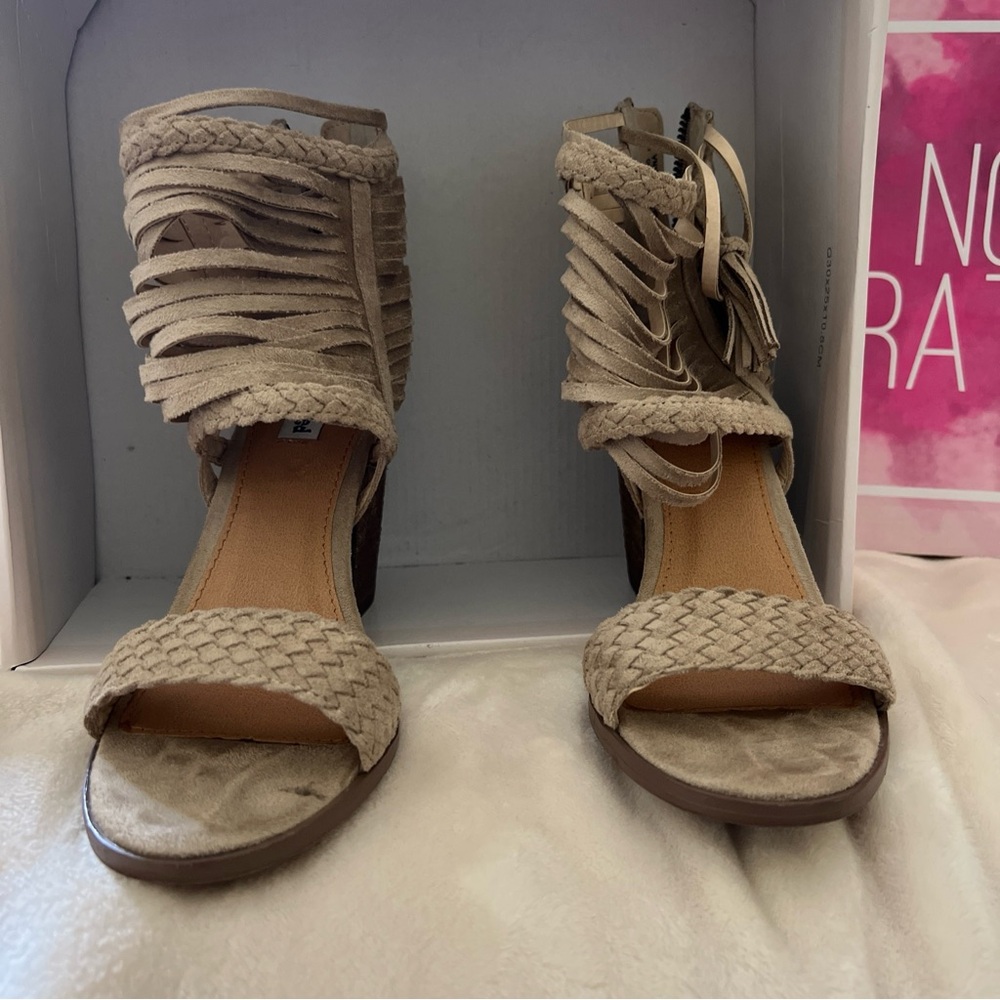 Great pair of sandals.